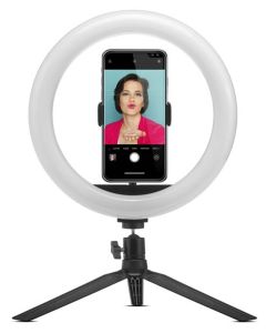 gillian-jones-beauty-live-ring-light